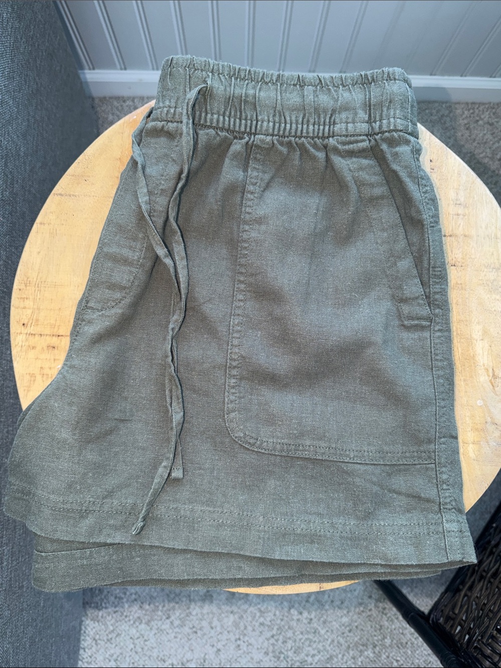 GAP Casual Elastic-Waist Olive Women’s Shorts - Picture 6 of 6